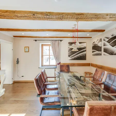 Design Anna كيتزبوهيل