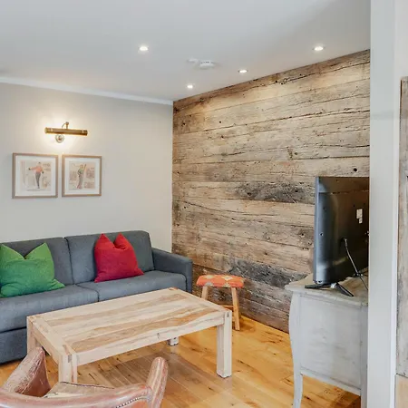 Anna Apartment *