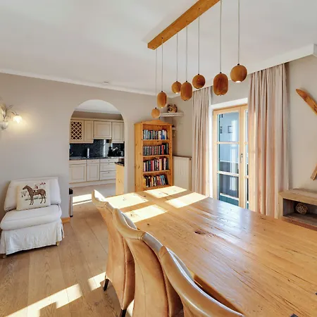 Design Anna كيتزبوهيل